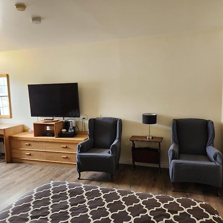 Covered Bridge Inn & Suites サセックス エクステリア 写真