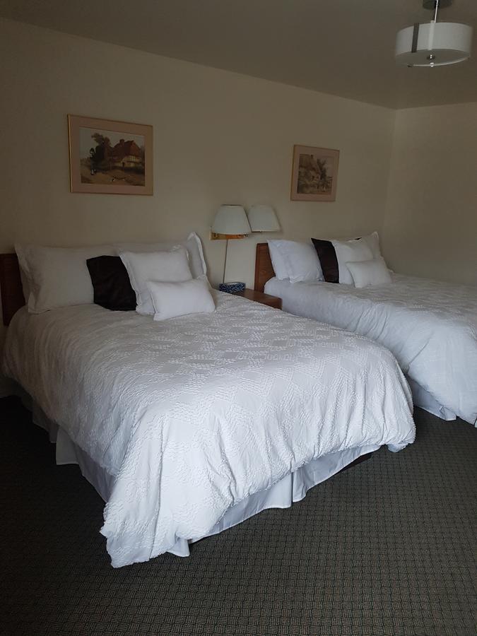 Covered Bridge Inn & Suites サセックス エクステリア 写真