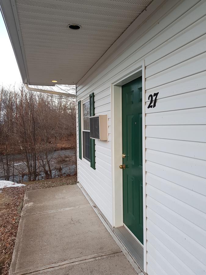 Covered Bridge Inn & Suites サセックス エクステリア 写真