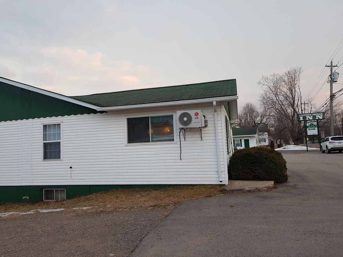 Covered Bridge Inn & Suites サセックス エクステリア 写真