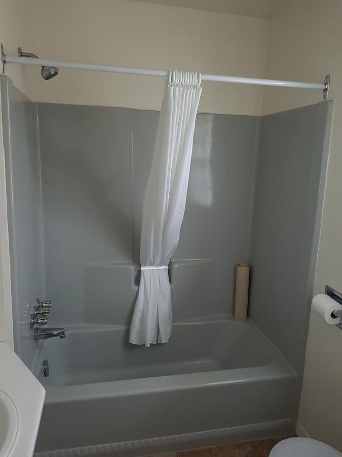Covered Bridge Inn & Suites サセックス エクステリア 写真
