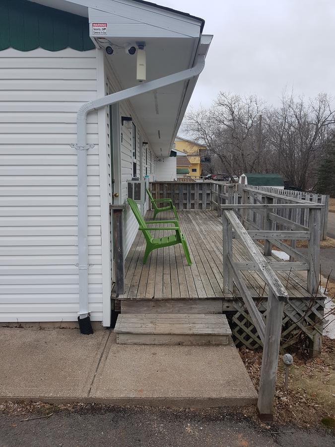 Covered Bridge Inn & Suites サセックス エクステリア 写真