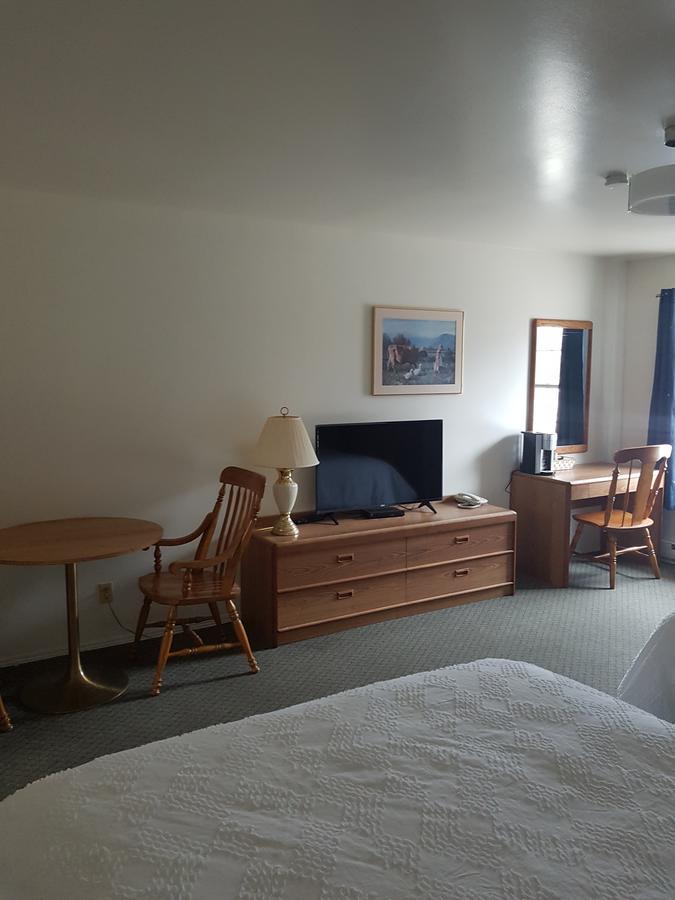 Covered Bridge Inn & Suites サセックス エクステリア 写真