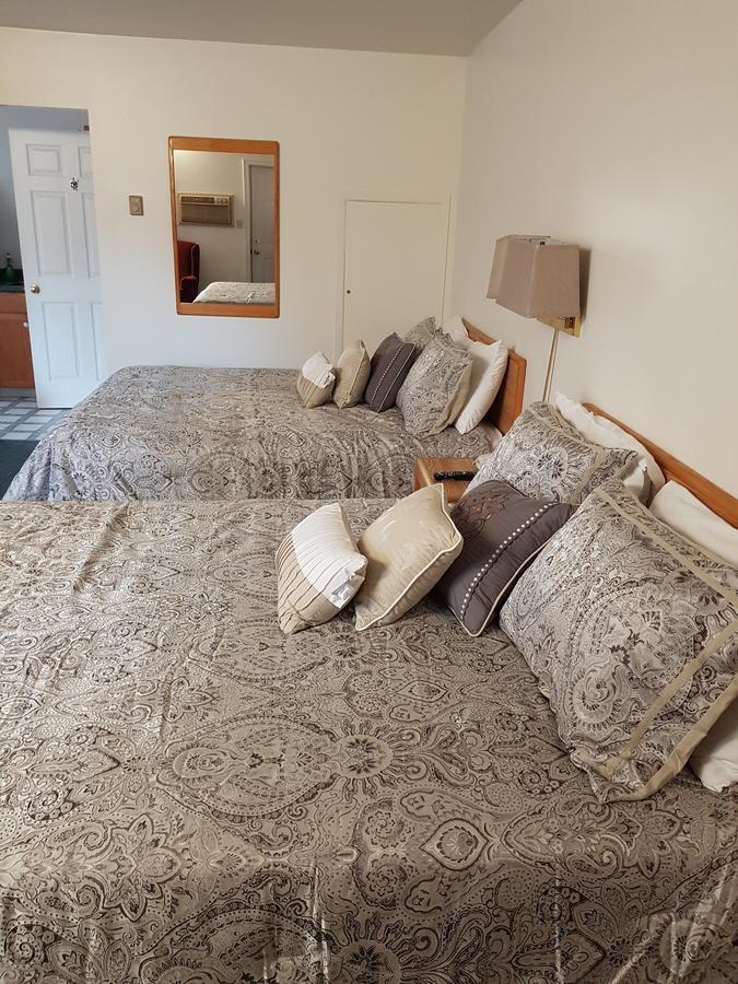 Covered Bridge Inn & Suites サセックス エクステリア 写真
