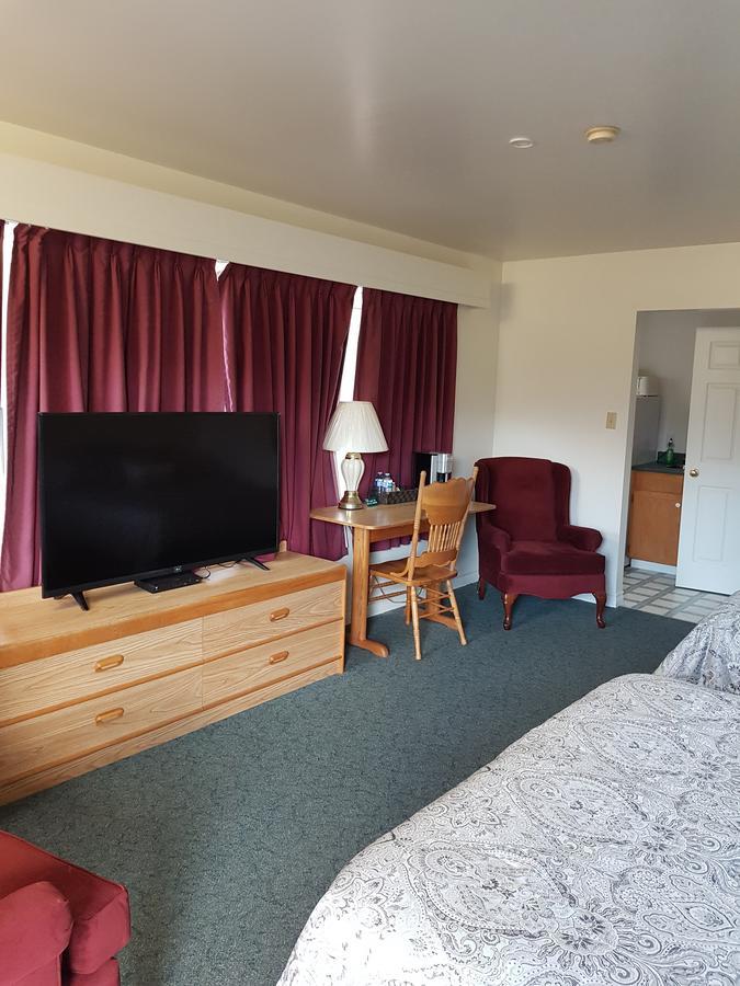 Covered Bridge Inn & Suites サセックス エクステリア 写真