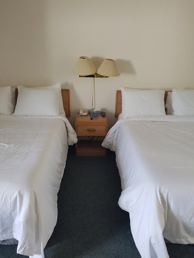 Covered Bridge Inn & Suites サセックス エクステリア 写真